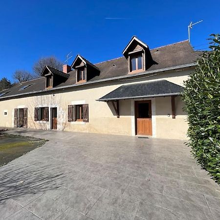 Villa Le Cabaret Paisible Avec Piscine Montierchaume Exterior foto